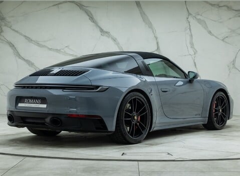 Porsche 911 Targa 4 GTS (992) 8