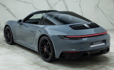 Porsche 911 Targa 4 GTS (992) 15