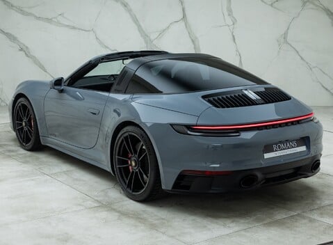 Porsche 911 Targa 4 GTS (992) 15