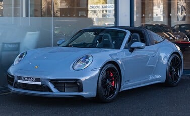 Porsche 911 Targa 4 GTS (992) 2