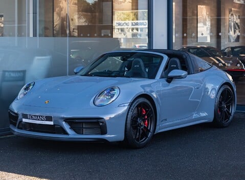 Porsche 911 Targa 4 GTS (992) 2