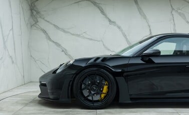 Porsche 911 GT3 RS (992) 44