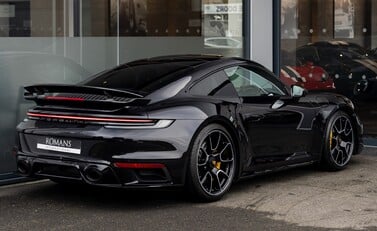 Porsche 911 Turbo S (992) 4