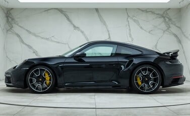 Porsche 911 Turbo S (992) 5