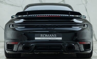 Porsche 911 Turbo S (992) 8