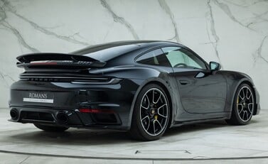 Porsche 911 Turbo S (992) 6