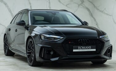 Audi RS4 Avant CARBON BLACK 9