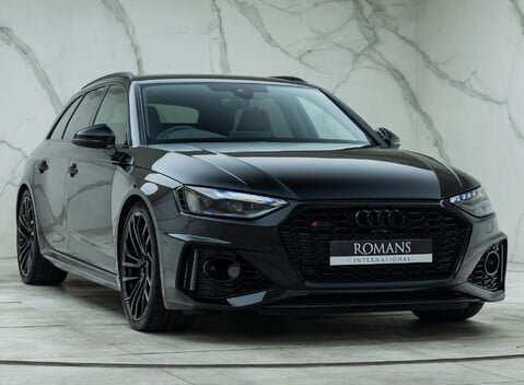 Audi RS4 Avant CARBON BLACK 9