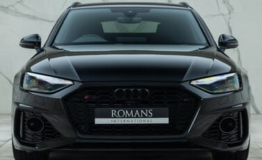 Audi RS4 Avant CARBON BLACK 7