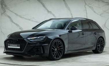 Audi RS4 Avant CARBON BLACK 1