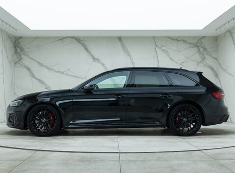 Audi RS4 Avant CARBON BLACK 5