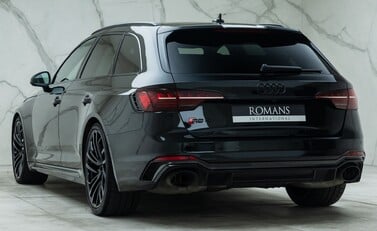 Audi RS4 Avant CARBON BLACK 10