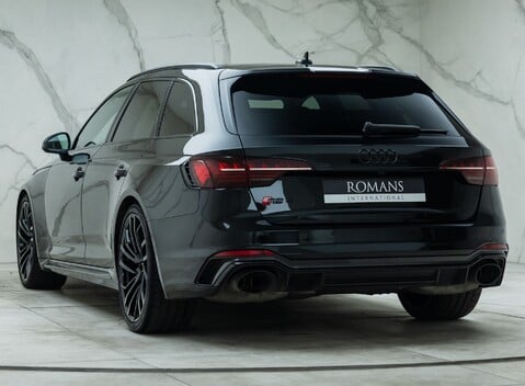 Audi RS4 Avant CARBON BLACK 10