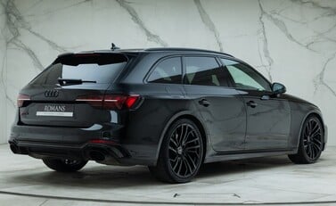 Audi RS4 Avant CARBON BLACK 6