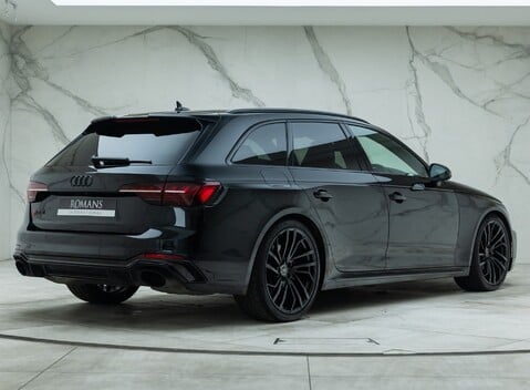 Audi RS4 Avant CARBON BLACK 6