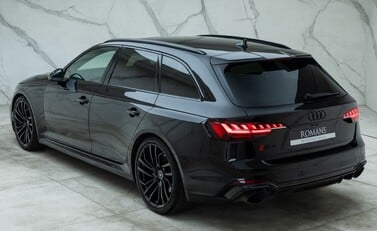 Audi RS4 Avant CARBON BLACK 12