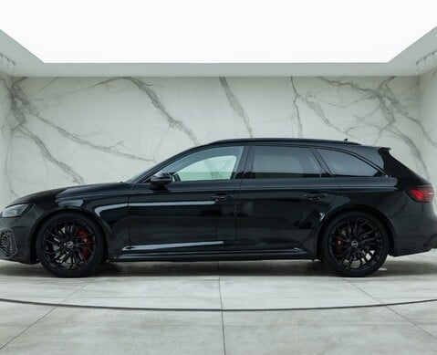 Audi RS4 Avant CARBON BLACK 