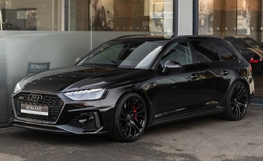 Audi RS4 Avant CARBON BLACK 2