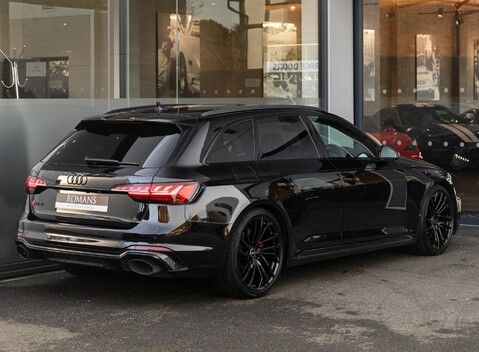 Audi RS4 Avant CARBON BLACK 4