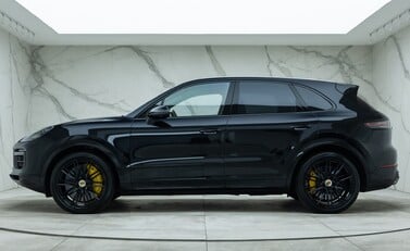 Porsche Cayenne TURBO 5