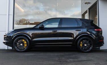 Porsche Cayenne TURBO 3