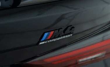 BMW M4 COMPETITION XDRIVE M Performance 44