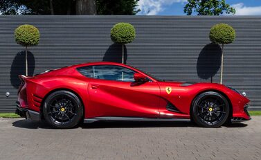 Ferrari 812 Competizione 3