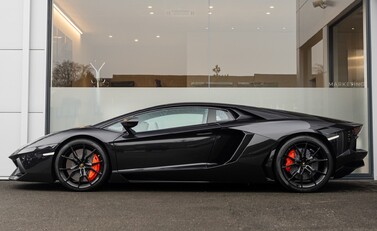 Lamborghini Aventador LP 700-4 3