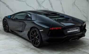 Lamborghini Aventador LP 700-4 12