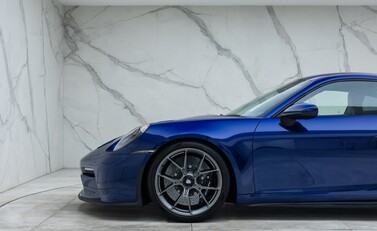 Porsche 911 GT3 TOURING (992) 32