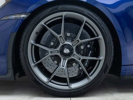 Porsche 911 GT3 TOURING (992)