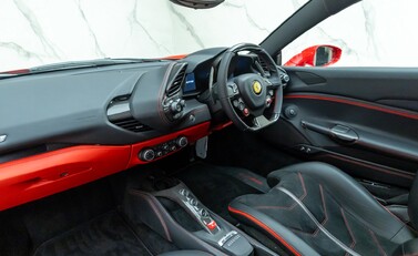 Ferrari 488 GTB 18