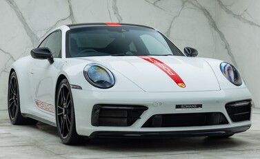 Porsche 911 Carrera 4 GTS 9