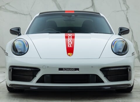 Porsche 911 Carrera 4 GTS 7