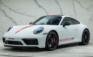 Porsche 911 Carrera 4 GTS 1