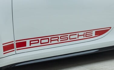 Porsche 911 Carrera 4 GTS 39