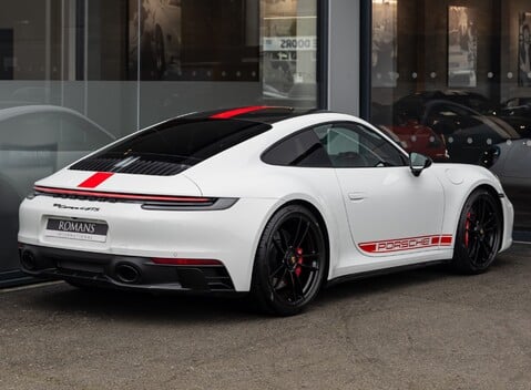 Porsche 911 Carrera 4 GTS 4