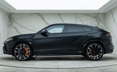 Lamborghini Urus S 5