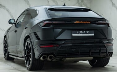 Lamborghini Urus S 10