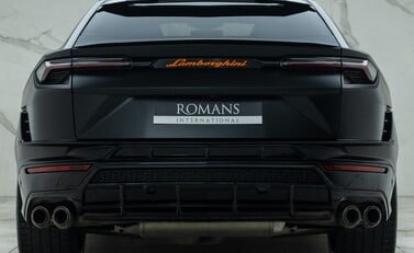 Lamborghini Urus S 8