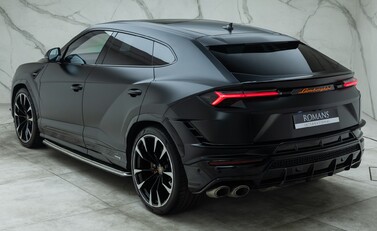 Lamborghini Urus S 12