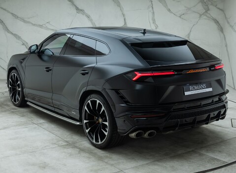 Lamborghini Urus S 12