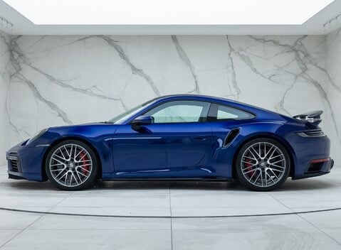Porsche 911 Turbo (992) 5