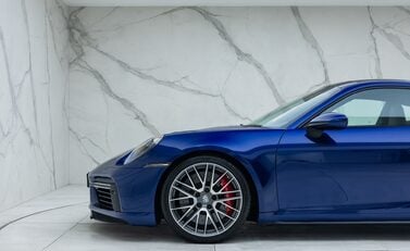 Porsche 911 Turbo (992) 26
