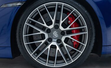 Porsche 911 Turbo (992) 28