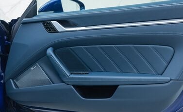 Porsche 911 Turbo (992) 37