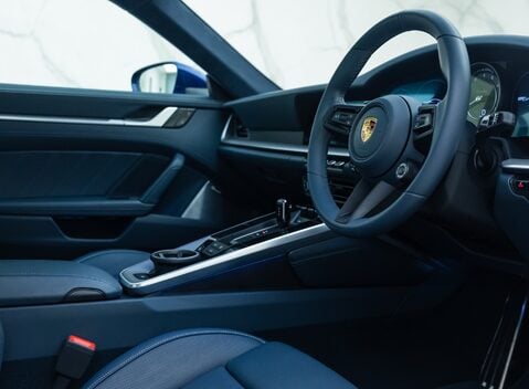 Porsche 911 Turbo (992) 13