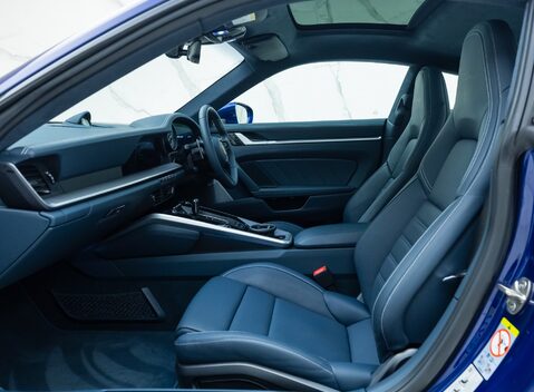 Porsche 911 Turbo (992) 18