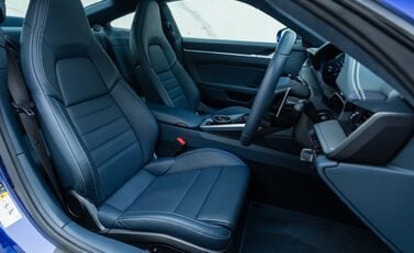 Porsche 911 Turbo (992) 14