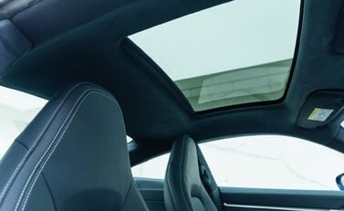 Porsche 911 Turbo (992) 16